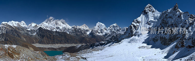 来自Renjo La的珠穆朗玛峰和Gokyo